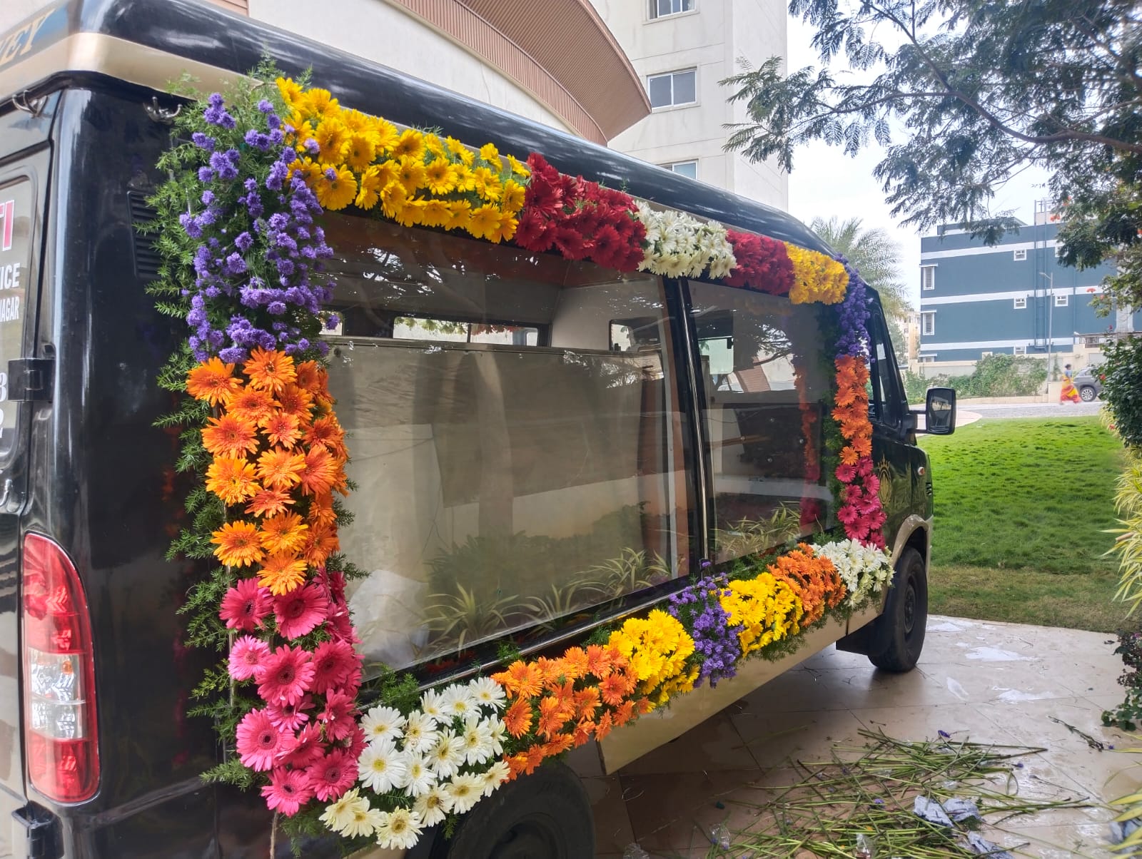 Hearse van side view for final journey in Bangalore