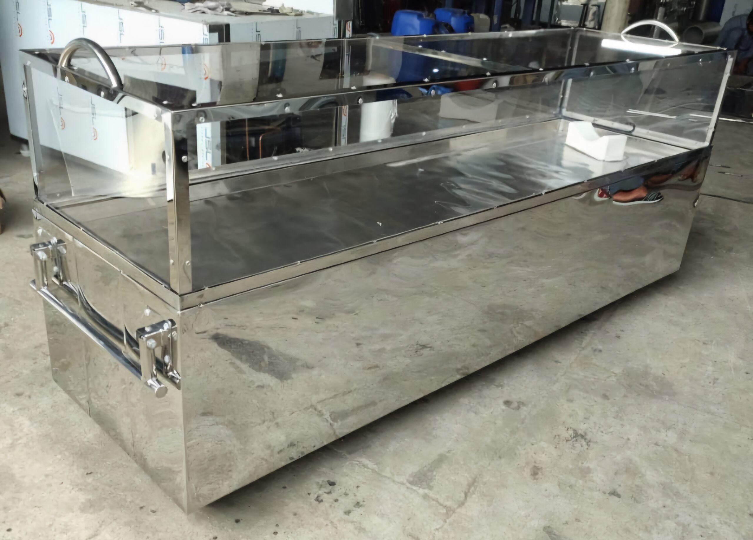 Stainless steel normal freezer box arranged for home preservation viewing